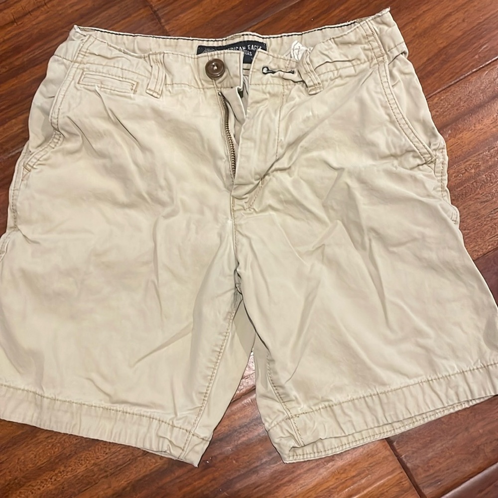 American eagle men’s khaki shorts